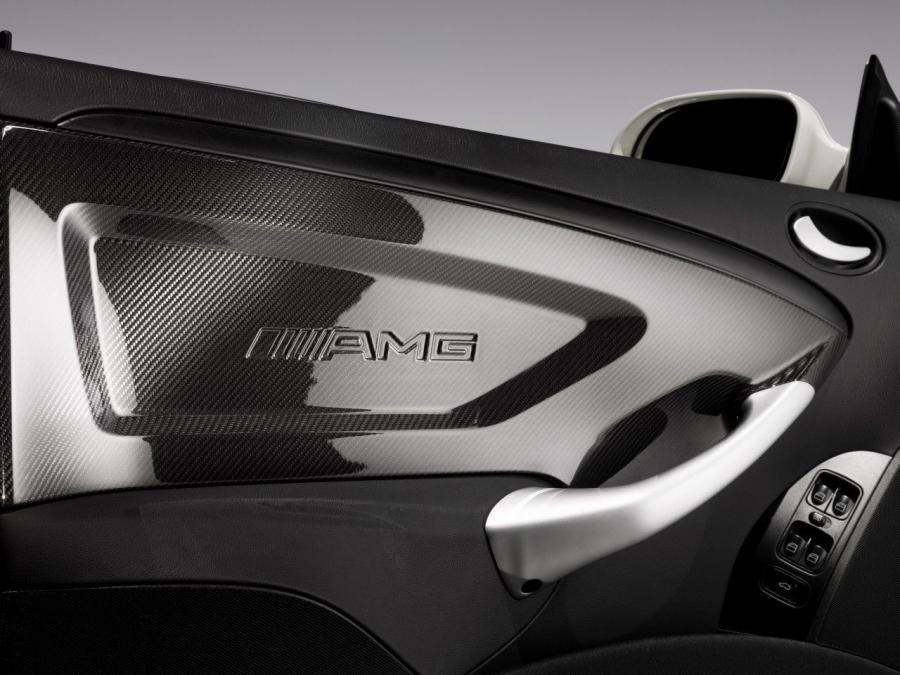  Mercedes-Benz CLK63 AMG Black Edition 2007 года  (фото 34 из 61)